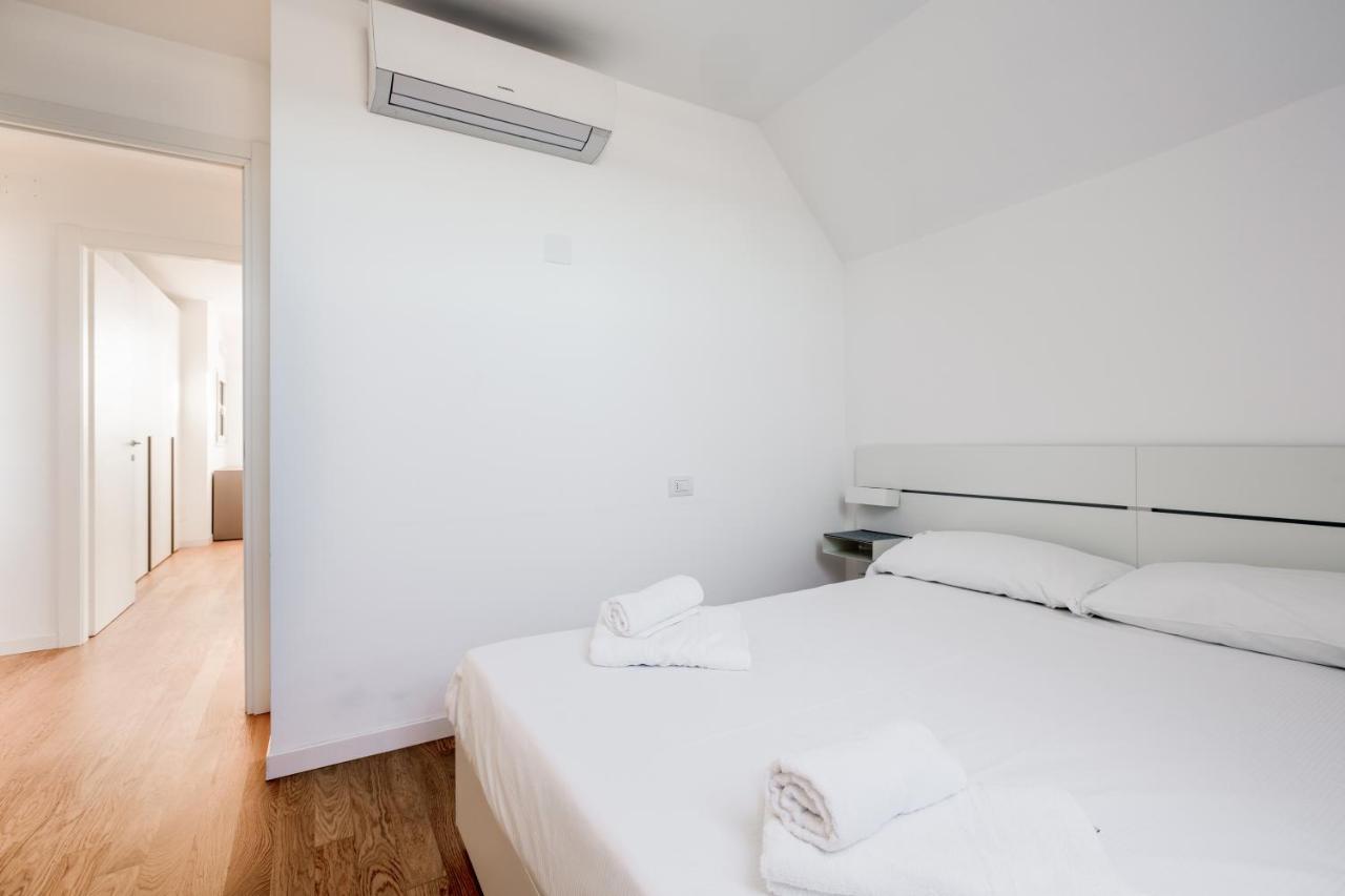 Modern Apt With Terrace, Wifi & Ac มิลาน ภายนอก รูปภาพ