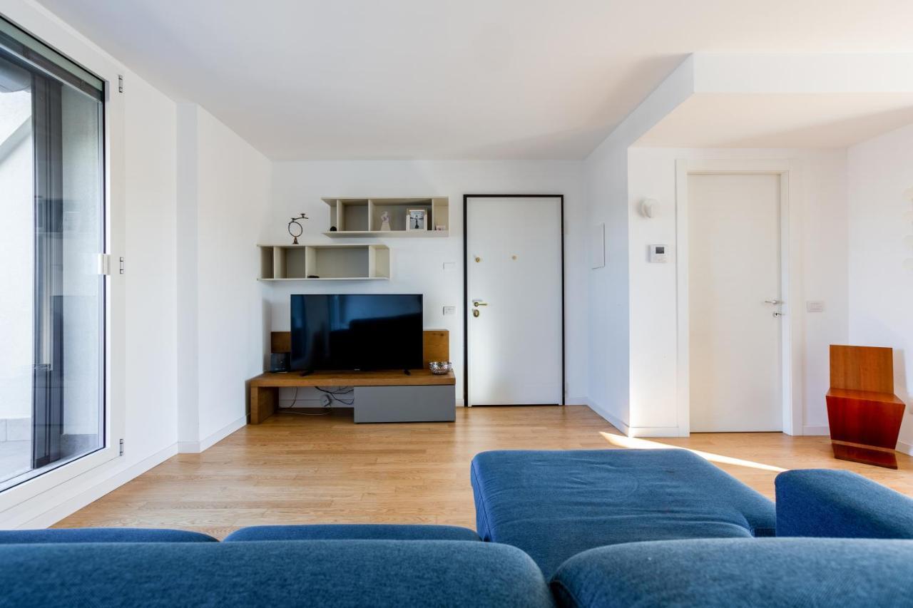 Modern Apt With Terrace, Wifi & Ac มิลาน ภายนอก รูปภาพ